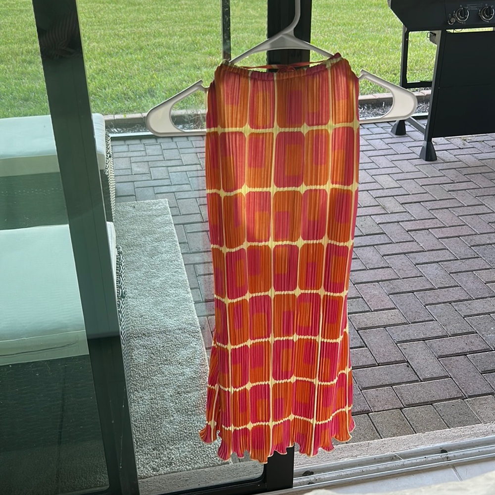 Squared retro neck dress